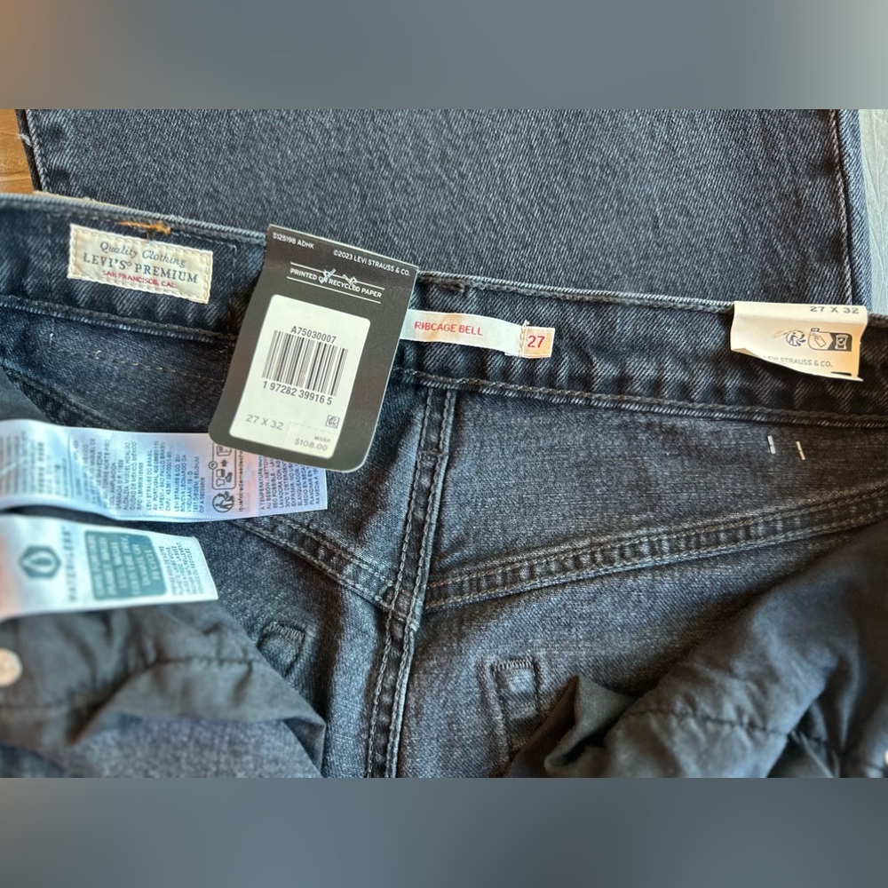 Levi's Black Flare & Wide Leg Jeans - Picture 5 of 8